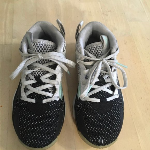 Adidas Dame 8 Little Kids Shoes (Preschool) size 13 - Picture 2 of 7